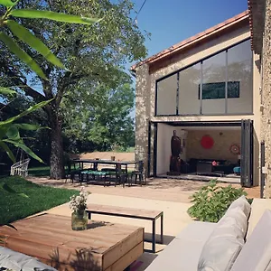  Hébergement de vacances Le D Ici Et D Ailleurs Ariege Pyrenees